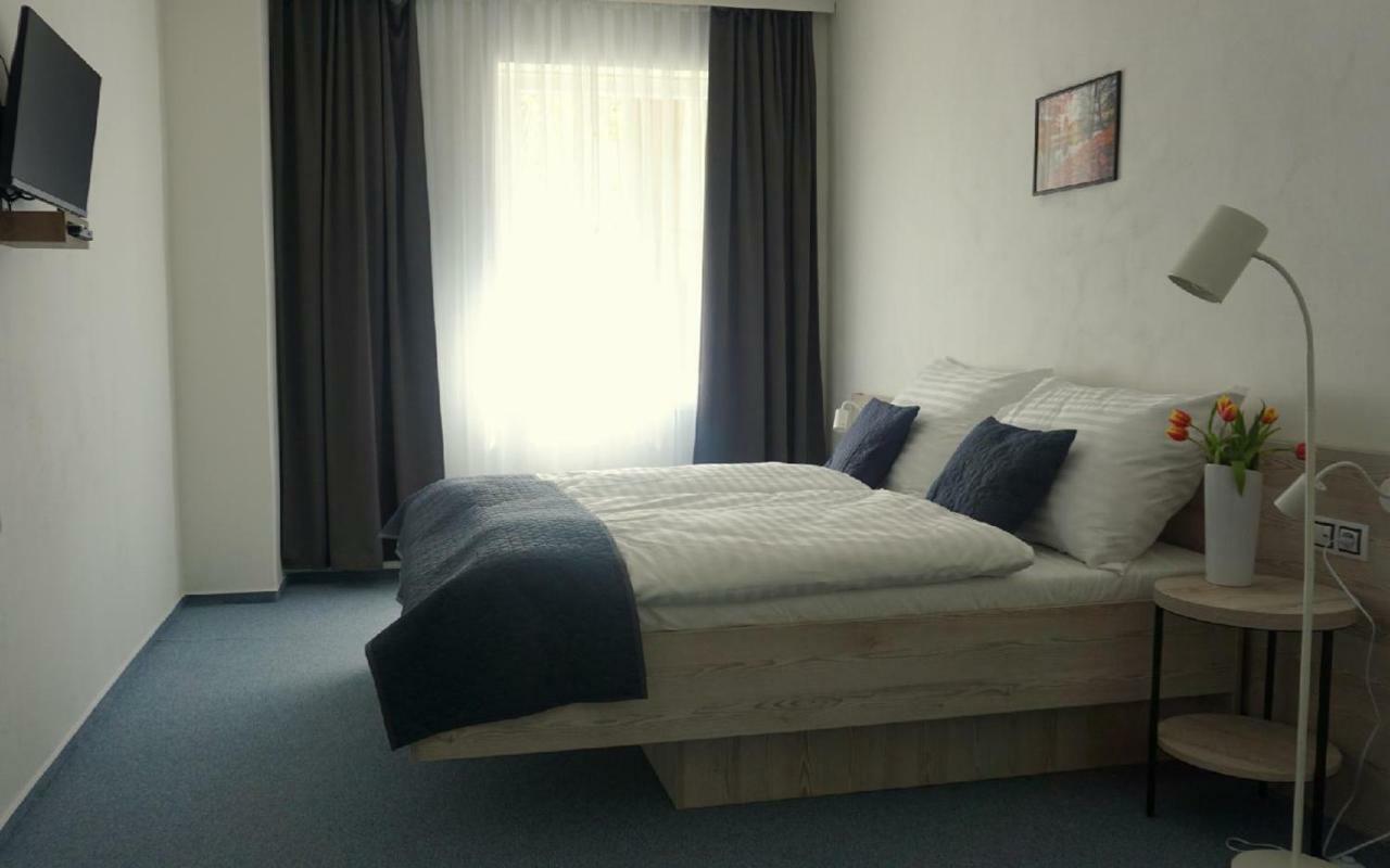 Hotel Metropol Cb チェスケー・ブジェヨヴィツェ エクステリア 写真