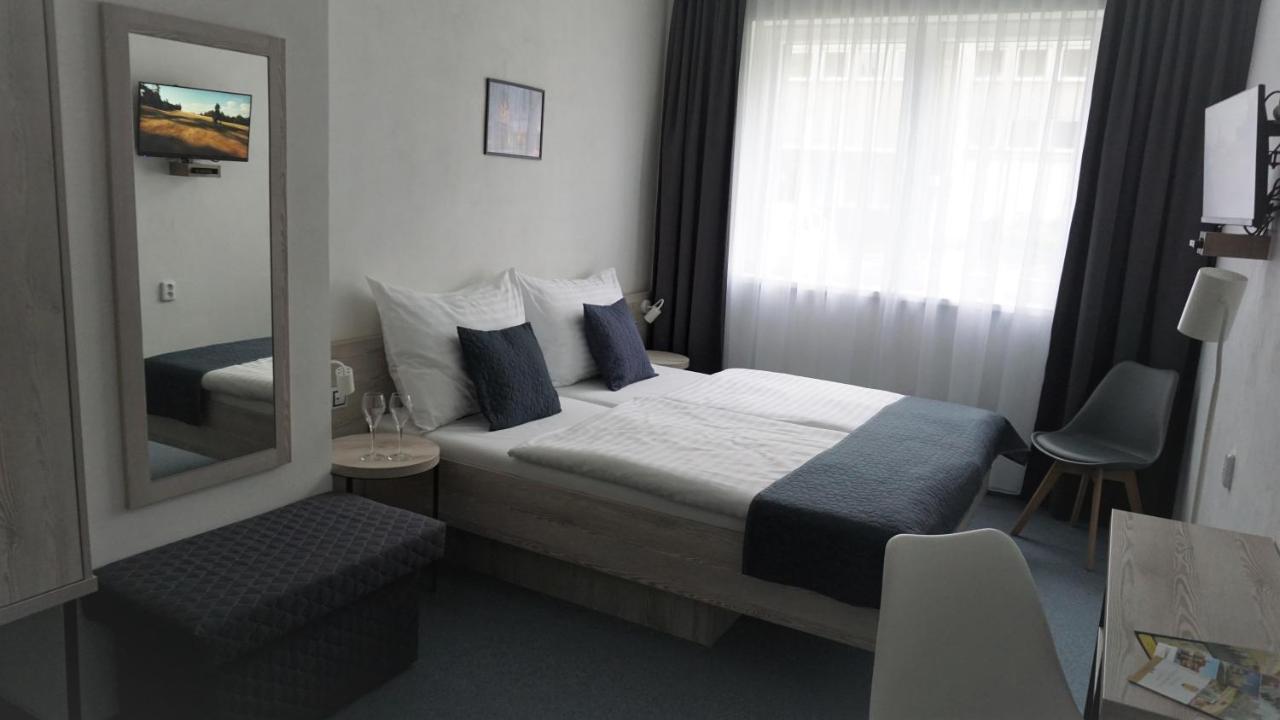 Hotel Metropol Cb チェスケー・ブジェヨヴィツェ エクステリア 写真