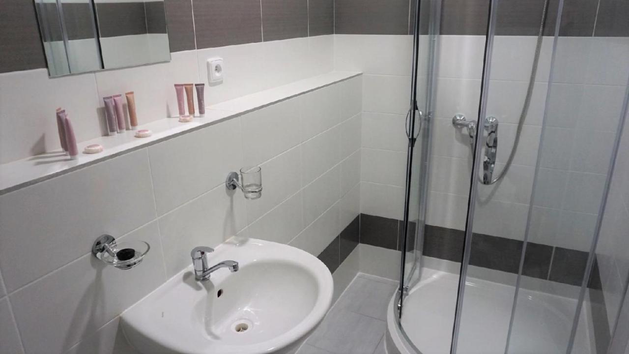 Hotel Metropol Cb チェスケー・ブジェヨヴィツェ エクステリア 写真